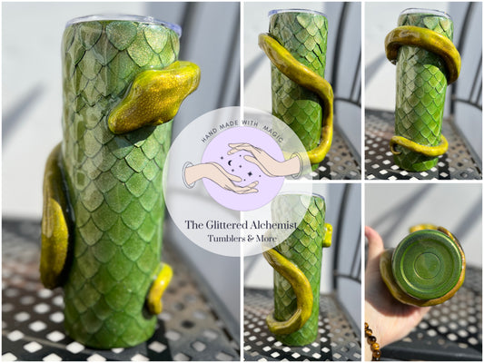 3D Snake on Scaled Tumbler